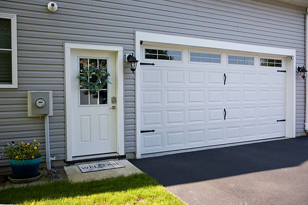 24/7 Emergency Garage Door Panel Replacement experts in Grantsburg, WI